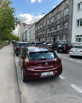 Opel Astra cena 50000 przebieg: 66600, rok produkcji 2018 z Gdynia małe 37